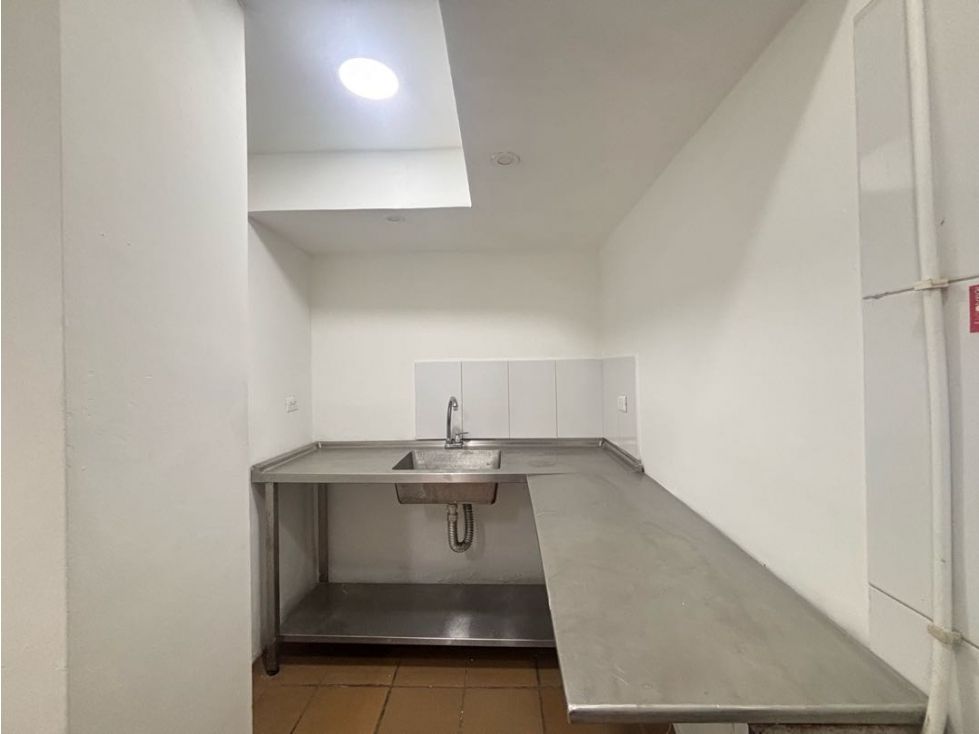 Local en arriendo Antioquia Medellín Rosales 35 m2 Habitaciones 0 Baños 1 Garajes 0 Precio $2000000