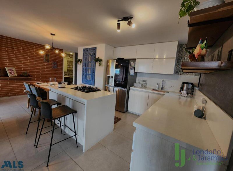 Apartamento en venta Antioquia Envigado La Inmaculada 106 m2 Habitaciones 3 Baños 3 Garajes 2 Precio $830000000