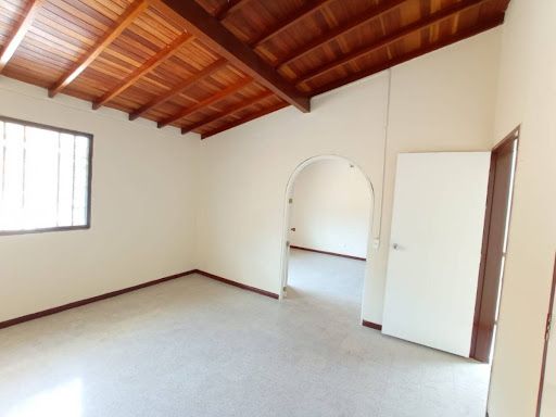 Casa en arriendo Antioquia Medellín Suramericana 160 m2 Habitaciones 5 Baños 2 Garajes 0 Precio $4550000
