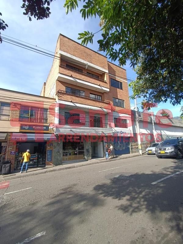 Local en arriendo Antioquia Envigado Zona Centro 250 m2 Habitaciones 0 Baños 1 Garajes 0 Precio $5500000