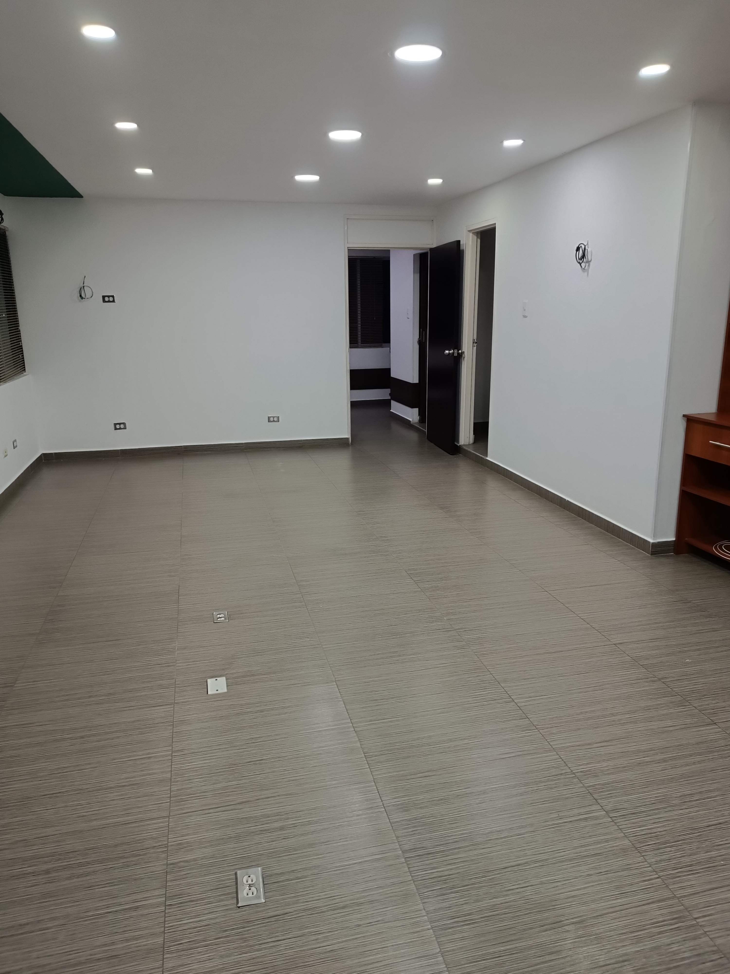 Oficina en arriendo Valle Del Cauca Cali Metropolitano Del Norte 55 m2 Habitaciones 0 Baños 2 Garajes 0 Precio $2480000
