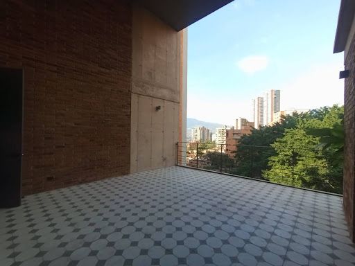 Apartamento en arriendo Antioquia Medellín Castropol 140 m2 Habitaciones 3 Baños 3 Garajes 2 Precio $10000000