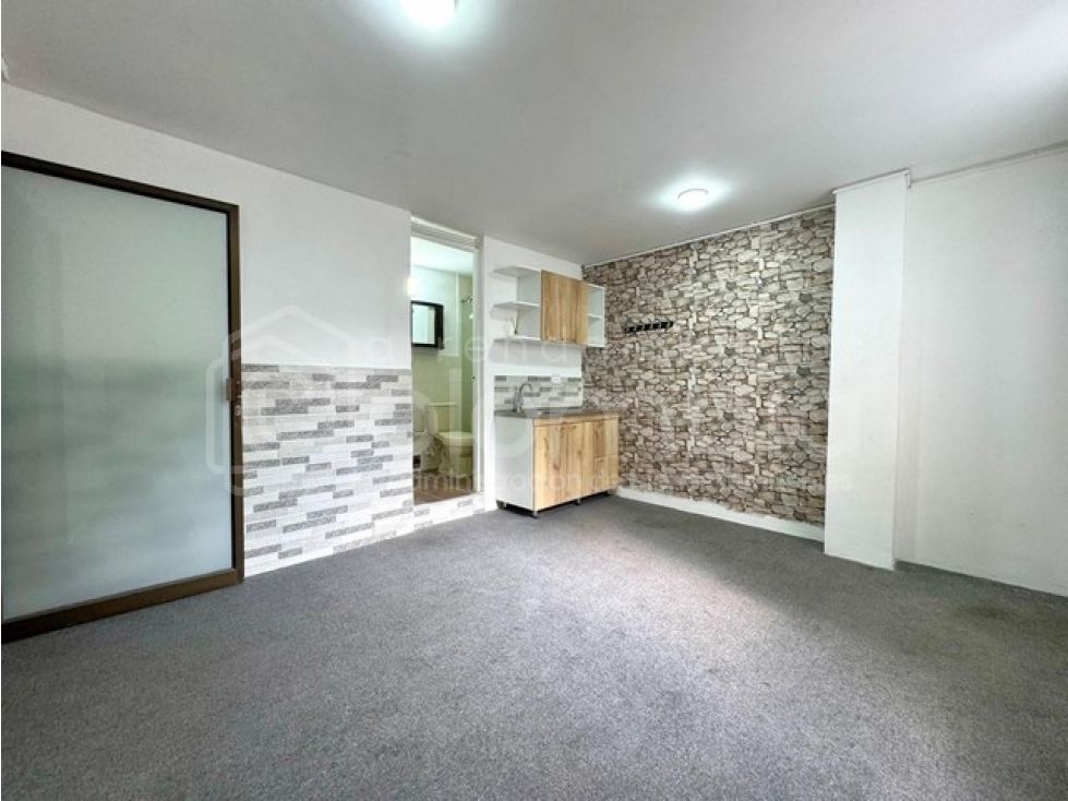 Oficina en arriendo Antioquia Envigado Zona Centro 20 m2 Habitaciones 0 Baños 1 Garajes 0 Precio $1200000