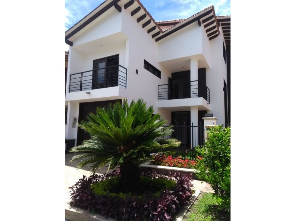 Casa en venta Antioquia Rionegro San Antonio 353 m2 Habitaciones 3 Baños 4 Garajes 1 Precio $1150000000