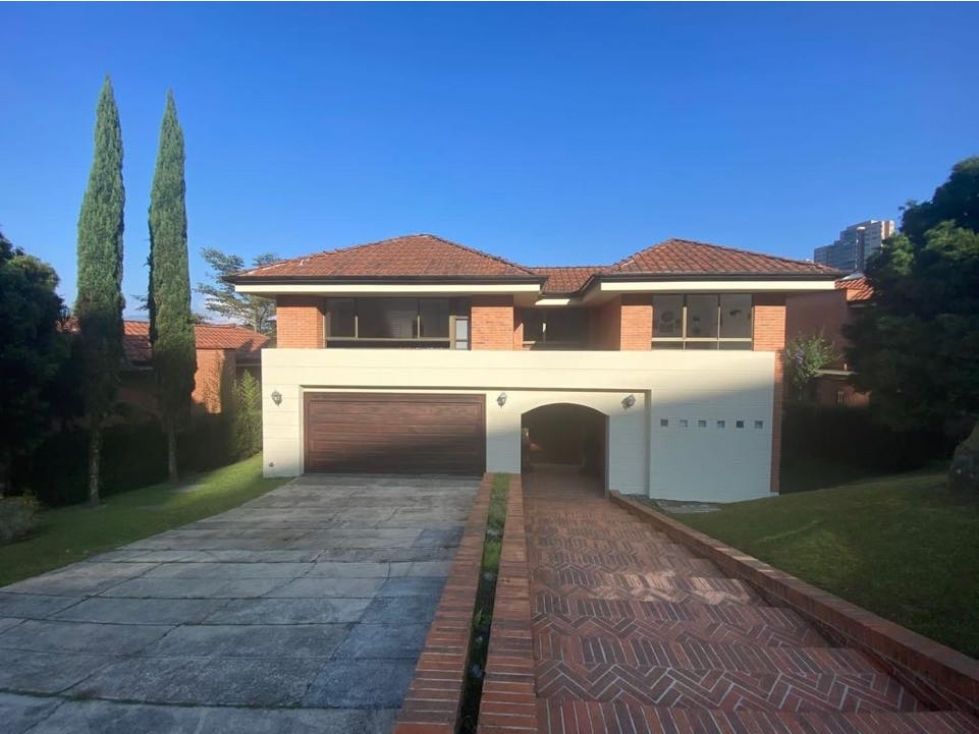 Casa en arriendo Antioquia Medellín San Lucas 377 m2 Habitaciones 4 Baños 5 Garajes 4 Precio $18600000