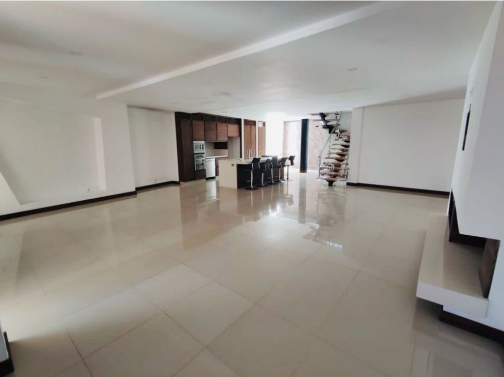 Casa en arriendo Antioquia Rionegro Centro 360 m2 Habitaciones 4 Baños 4 Garajes 1 Precio $5500000