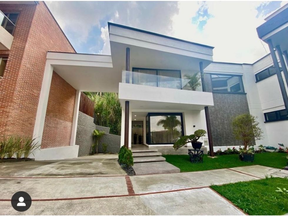 Casa en arriendo Antioquia Medellín Altos Del Poblado 720 m2 Habitaciones 4 Baños 5 Garajes 12 Precio $25650000