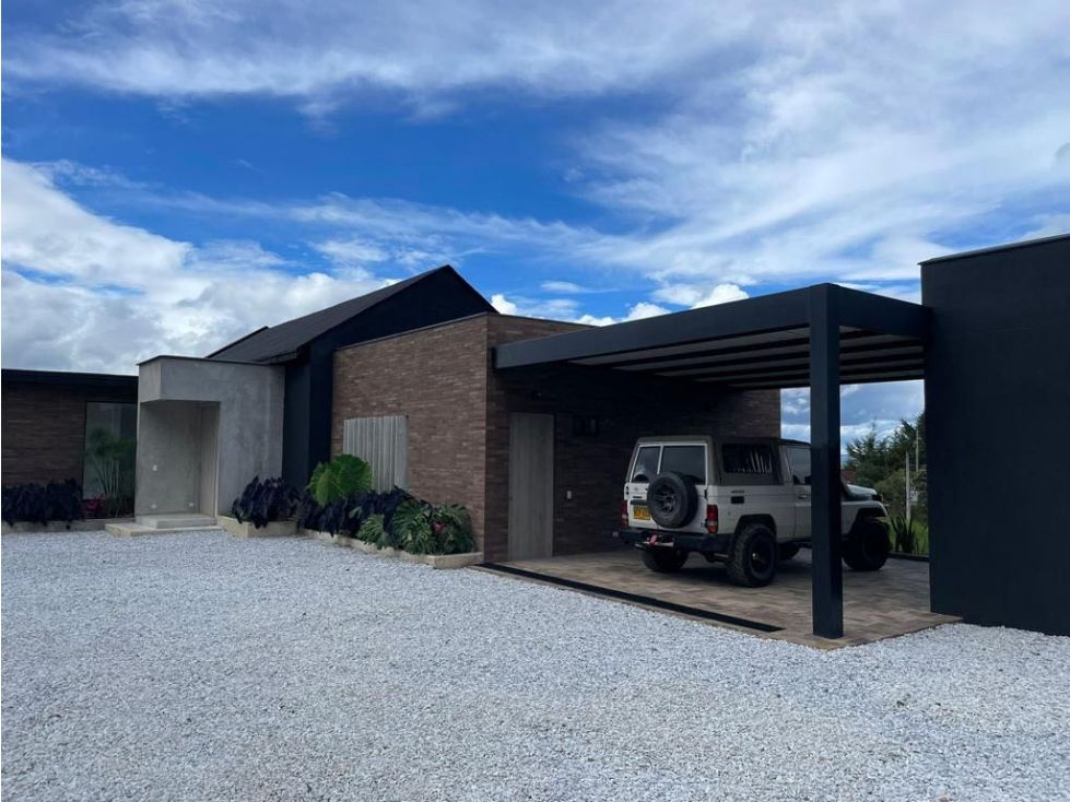 Casa en venta Antioquia El Carmen De Viboral El Centro 300 m2 Habitaciones 3 Baños 5 Garajes 2 Precio $1820000000