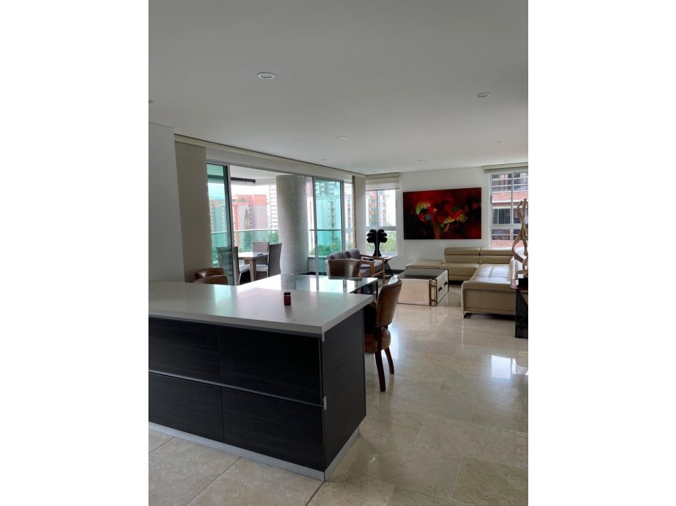 Apartamento en arriendo Antioquia Medellín Castropol 138 m2 Habitaciones 3 Baños 3 Garajes 3 Precio $13138000