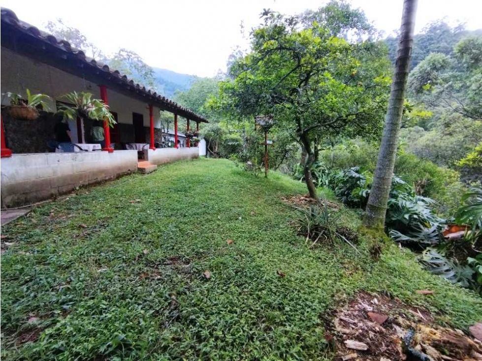 Casa en venta Antioquia Envigado El Salado 400 m2 Habitaciones 6 Baños 2 Garajes 3 Precio $2100000000