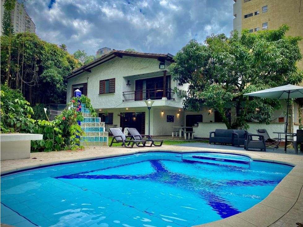 Casa en arriendo Antioquia Medellín Astorga 200 m2 Habitaciones 8 Baños 7 Garajes 0 Precio $65000000