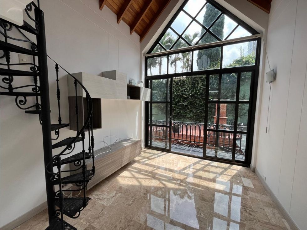 Casa en arriendo Antioquia Envigado El Esmeraldal 250 m2 Habitaciones 5 Baños 4 Garajes 2 Precio $10500000