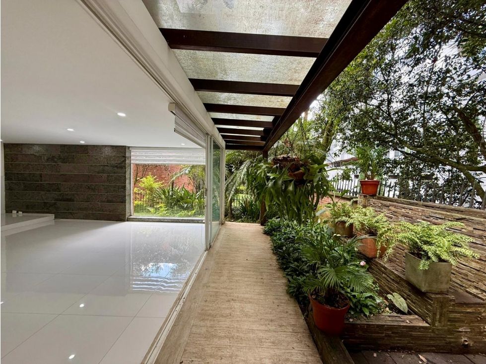 Casa en venta Antioquia Envigado Zúñiga 394 m2 Habitaciones 4 Baños 4 Garajes 2 Precio $1900000000