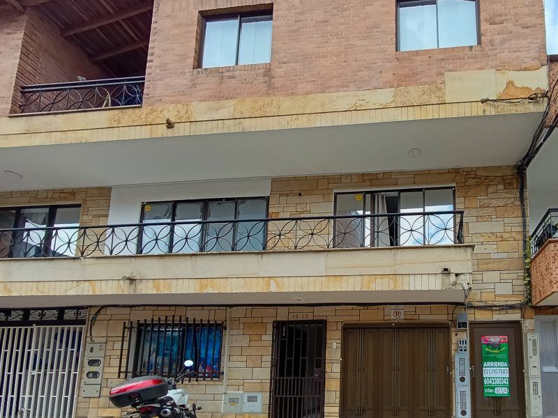 Apartamento en arriendo Antioquia Medellín Trece De Noviembre 100 m2 Habitaciones 3 Baños 1 Garajes 0 Precio $2600000