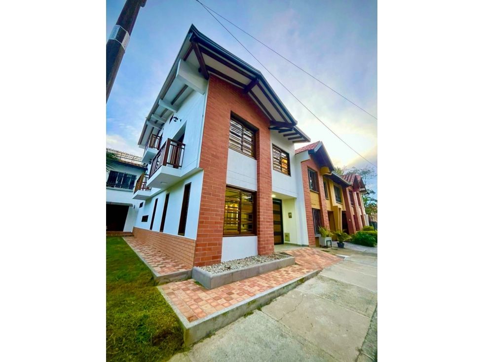 Casa en arriendo Antioquia Rionegro Rionegro 200 m2 Habitaciones 3 Baños 4 Garajes 1 Precio $5000000