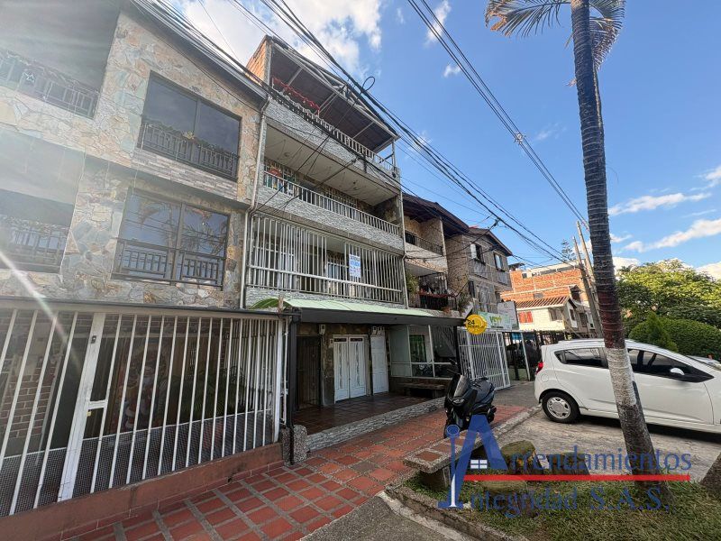 Casa en arriendo Antioquia Medellín Rosales 120 m2 Habitaciones 3 Baños 2 Garajes 0 Precio $2700000