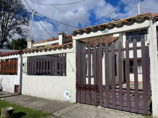 Casa en arriendo Cundinamarca Bogotá Julio Flórez 190 m2 Habitaciones 4 Baños 3 Garajes 2 Precio $3800000