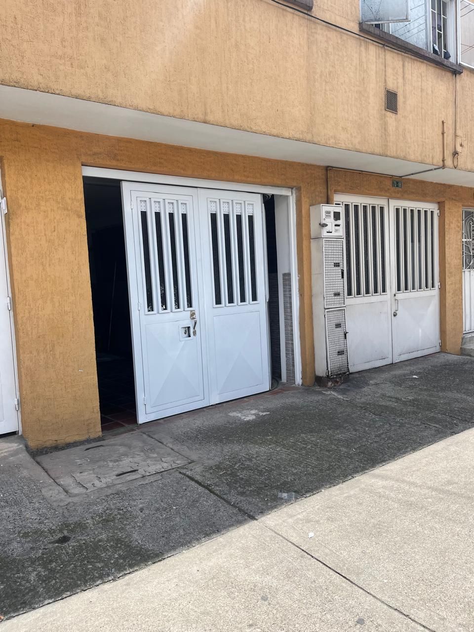 Local en arriendo Cundinamarca Bogotá Once De Noviembre 20 m2 Habitaciones 0 Baños 1 Garajes 0 Precio $1300000