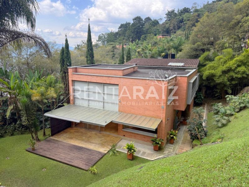 Casa en arriendo Antioquia Medellín El Poblado 402 m2 Habitaciones 4 Baños 5 Garajes 4 Precio $17500000