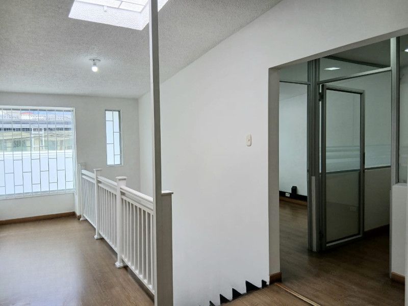 Oficina en venta Cundinamarca Bogotá La Castellana 360 m2 Habitaciones 0 Baños 3 Garajes 4 Precio $1495000000