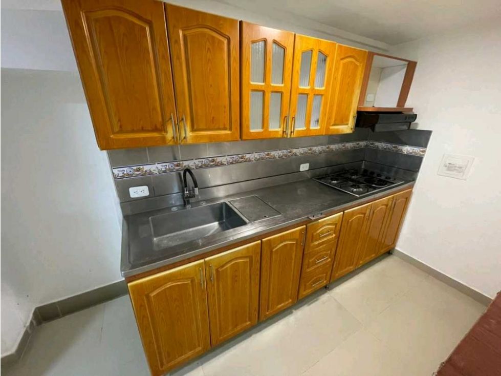 Casa en arriendo Antioquia Medellín Estadio 108 m2 Habitaciones 5 Baños 3 Garajes 0 Precio $4500000