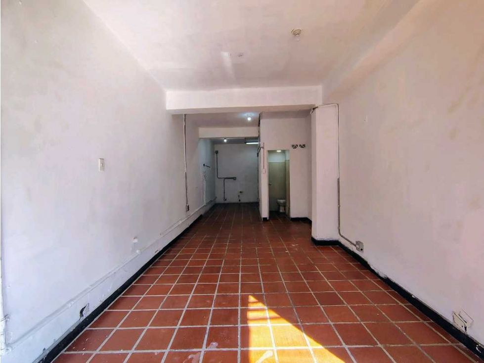 Local en arriendo Antioquia Envigado Bucarest 60 m2 Habitaciones 0 Baños 1 Garajes 0 Precio $3500000