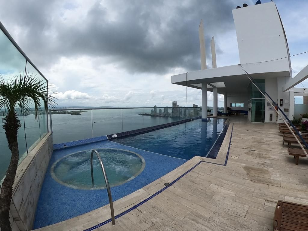 Apartamento en arriendo Bolívar Cartagena Boca Grande 200 m2 Habitaciones 3 Baños 2 Garajes 2 Precio $14000000