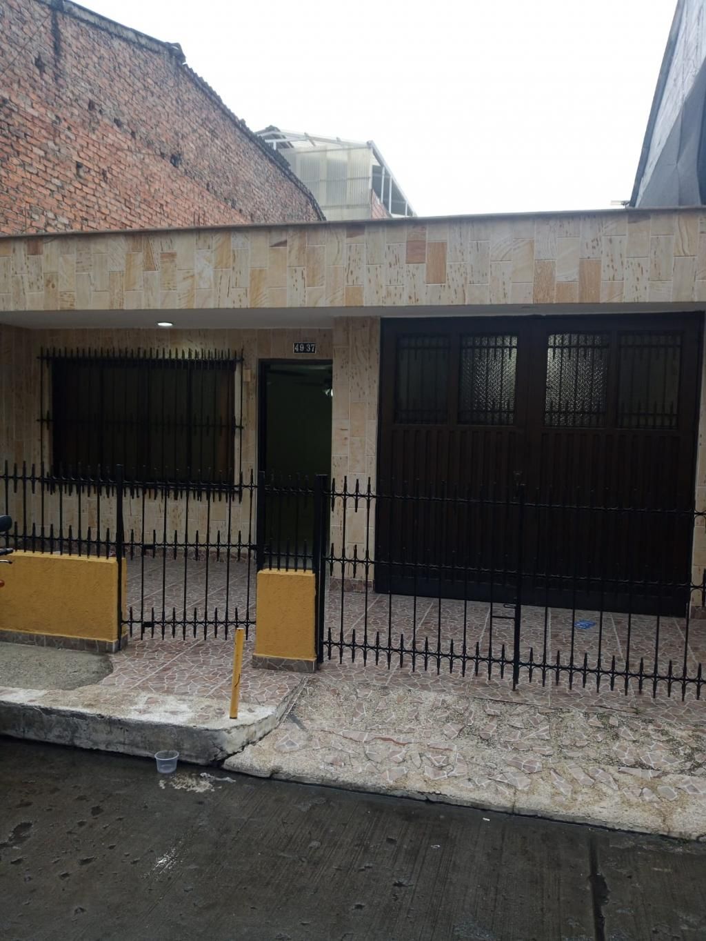 Casa en arriendo Valle Del Cauca Cali El Sena 108 m2 Habitaciones 3 Baños 2 Garajes 1 Precio $1300000