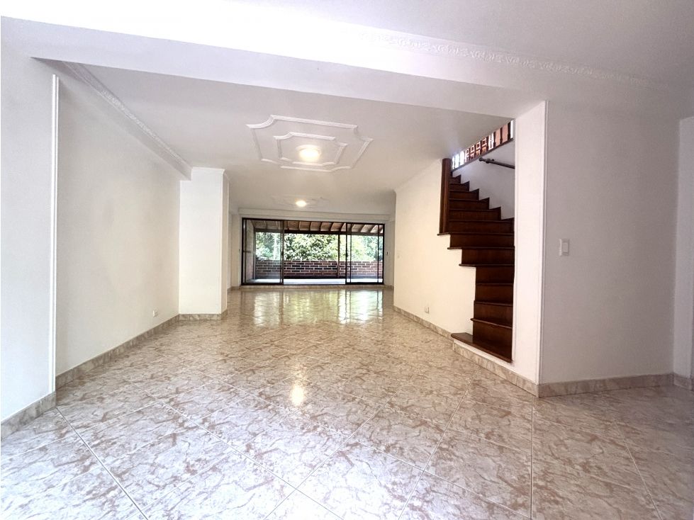 Apartamento en arriendo Antioquia Medellín El Diamante No2 132 m2 Habitaciones 4 Baños 4 Garajes 2 Precio $5000000