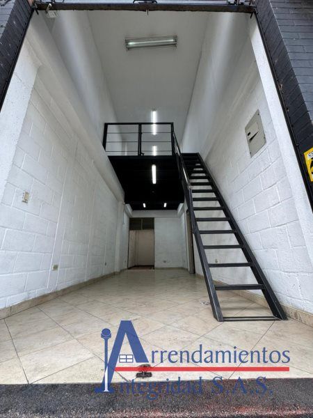 Local en arriendo Antioquia Medellín Las Violetas 120 m2 Habitaciones 0 Baños 1 Garajes 0 Precio $2910000