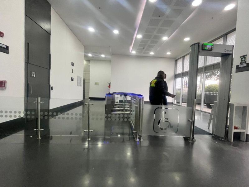 Oficina en arriendo Cundinamarca Bogotá Cedro Salazar 345 m2 Habitaciones 0 Baños 2 Garajes 5 Precio $23650500