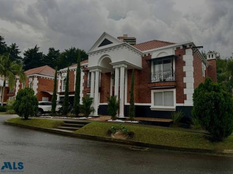 Casa en venta Antioquia Medellín Altos Del Poblado 456 m2 Habitaciones 5 Baños 7 Garajes 4 Precio $3900000000