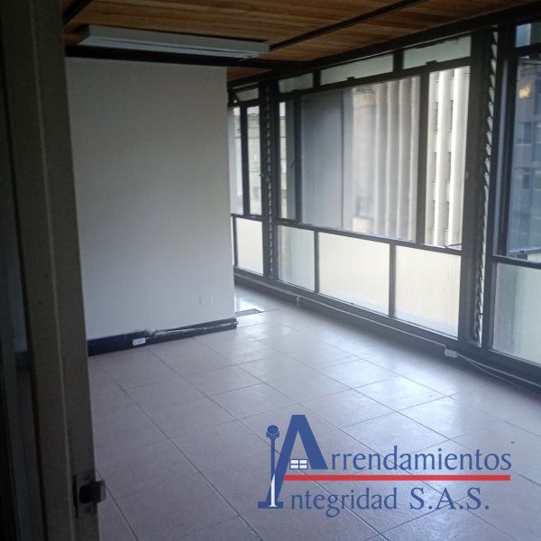 Local en arriendo Antioquia Medellín Brasilia 120 m2 Habitaciones 0 Baños 2 Garajes 0 Precio $6000000