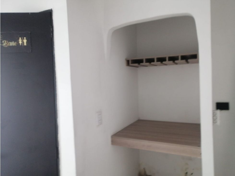 Local en arriendo Antioquia Medellín Berlin 30 m2 Habitaciones 0 Baños 1 Garajes 0 Precio $1800000