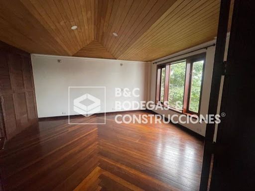 Casa en arriendo Antioquia Envigado La Mesa 467 m2 Habitaciones 4 Baños 7 Garajes 0 Precio $12000000