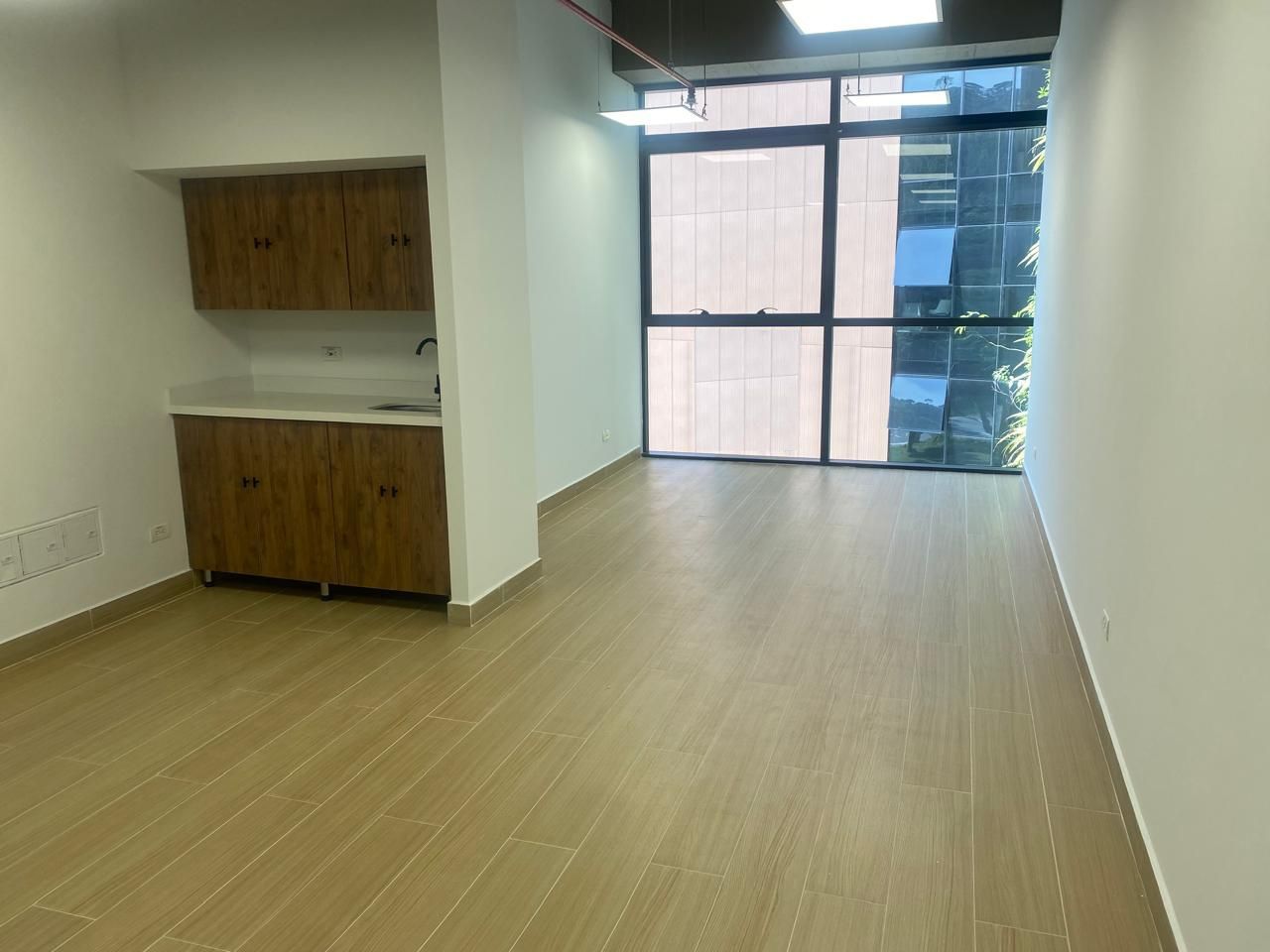 Oficina en arriendo Antioquia Medellín Altos Del Poblado 37 m2 Habitaciones 0 Baños 1 Garajes 1 Precio $3700000