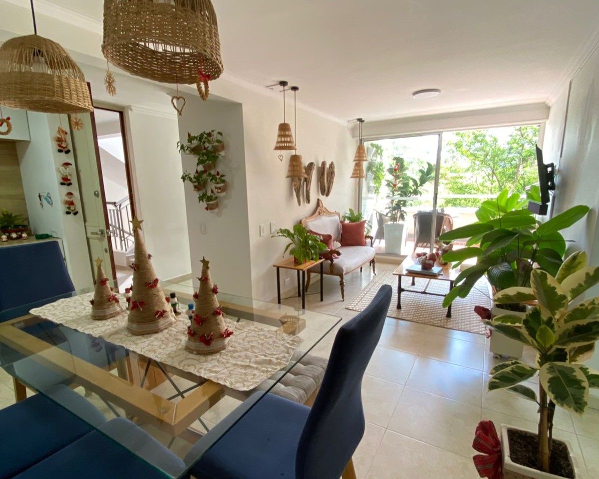 Apartamento en arriendo Antioquia Medellín Loma De Los Bernal 87 m2 Habitaciones 3 Baños 2 Garajes 1 Precio $3850000