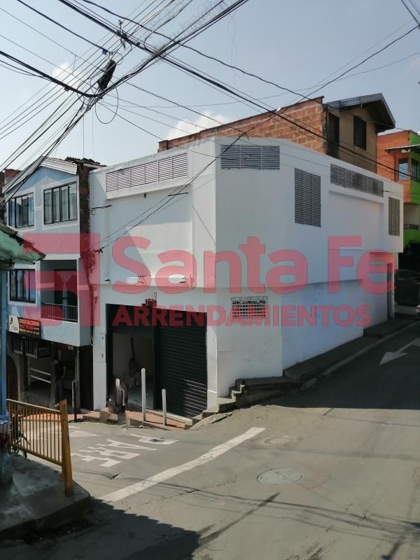 Local en arriendo Antioquia Medellín Naranjitos 420 m2 Habitaciones 0 Baños 2 Garajes 5 Precio $15000000