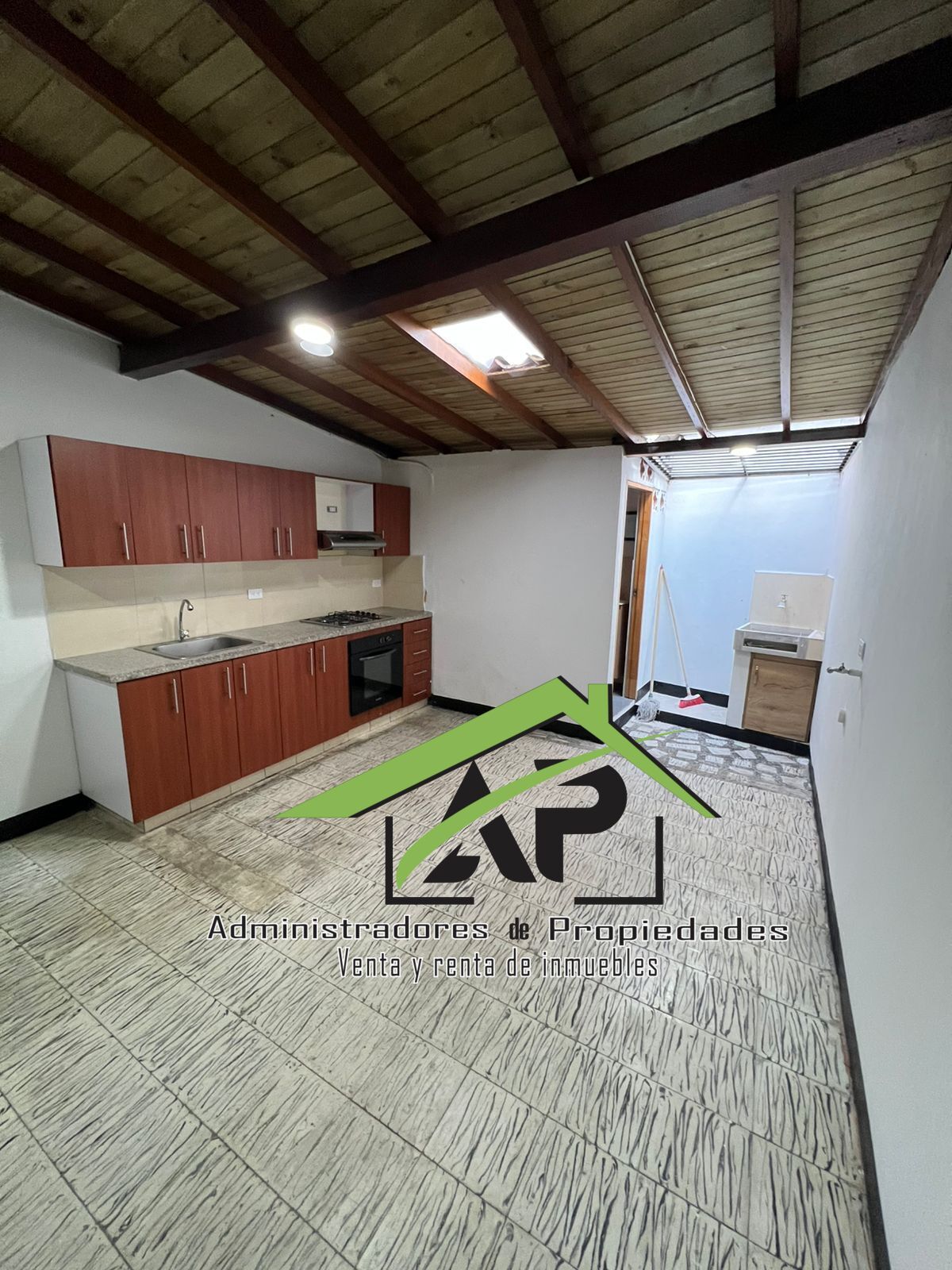 Casa en arriendo Antioquia Medellín Naranjitos 60 m2 Habitaciones 3 Baños 1 Garajes 0 Precio $1080000