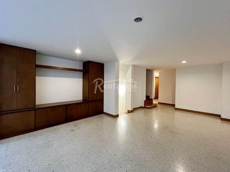 Casa en venta Antioquia Medellín El Diamante No2 200 m2 Habitaciones 3 Baños 5 Garajes 2 Precio $1100000000