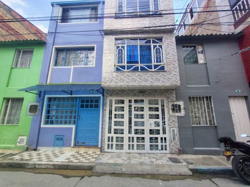 Casa en arriendo Cundinamarca Bogotá Coruña 63 m2 Habitaciones 6 Baños 3 Garajes 1 Precio $1800000