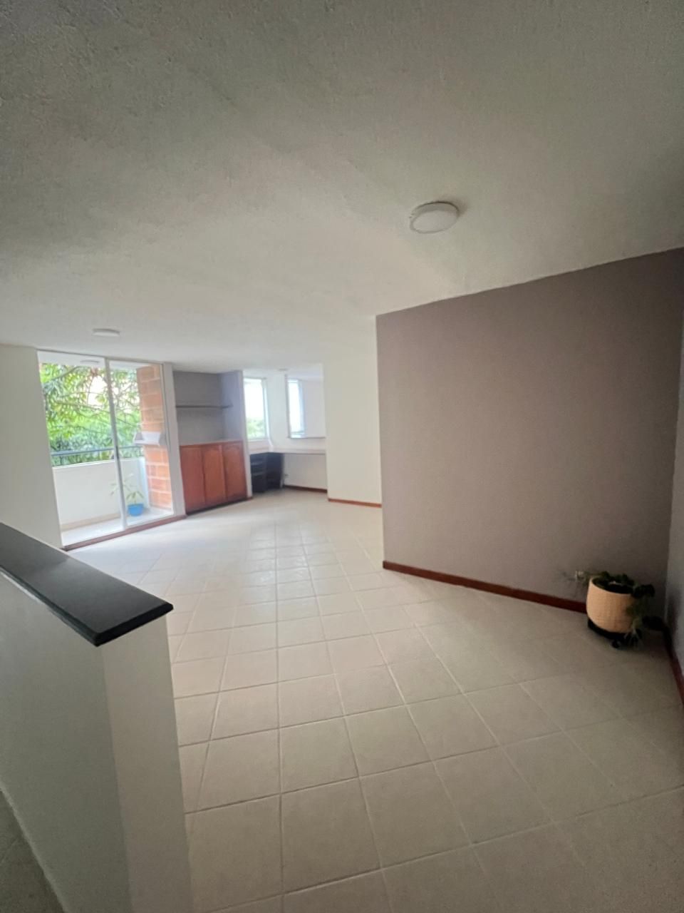 Apartamento en arriendo Antioquia Envigado La Sebastiana 60 m2 Habitaciones 2 Baños 2 Garajes 1 Precio $2300000