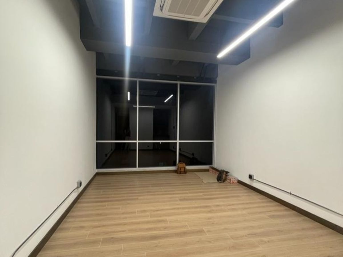 Oficina en arriendo Antioquia Medellín El Diamante No 2 33 m2 Habitaciones 0 Baños 1 Garajes 1 Precio $3700000
