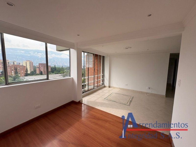 Apartamento en arriendo Antioquia Medellín Urbanizacion Cedros De La Colina 95 m2 Habitaciones 3 Baños 3 Garajes 1 Precio $3100000