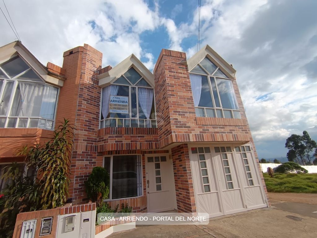 Casa en arriendo Boyacá Tunja Aquinin 160 m2 Habitaciones 4 Baños 3 Garajes 1 Precio $1800000