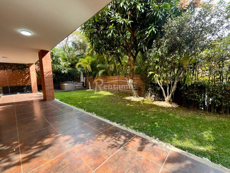 Casa en arriendo Antioquia Envigado Zúñiga 290 m2 Habitaciones 4 Baños 5 Garajes 4 Precio $12000000