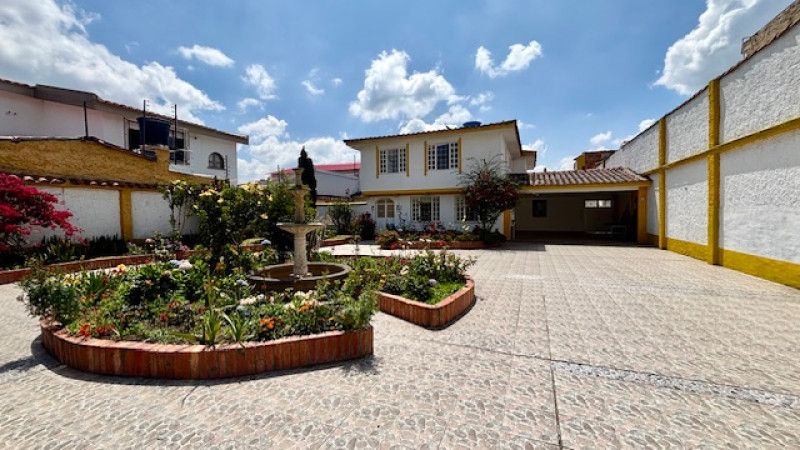 Casa en venta Cundinamarca Chía Los Urapanes 365 m2 Habitaciones 4 Baños 3 Garajes 3 Precio $2650000000