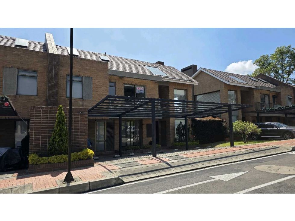 Casa en venta Cundinamarca Bogotá Altos De Suba 224 m2 Habitaciones 3 Baños 4 Garajes 4 Precio $1590000000