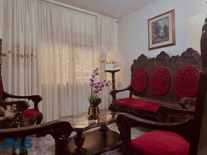 Casa en venta Antioquia Medellín La Candelaria 218 m2 Habitaciones 4 Baños 2 Garajes 1 Precio $600000000
