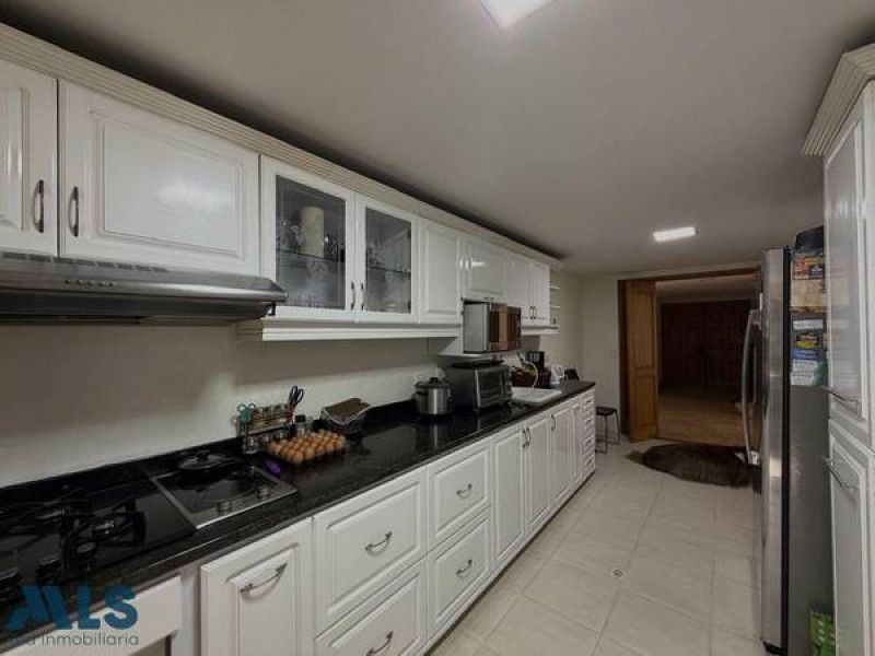 Apartamento en venta Antioquia Medellín Santa Maria De Los Angeles 197 m2 Habitaciones 4 Baños 4 Garajes 2 Precio $1240000000